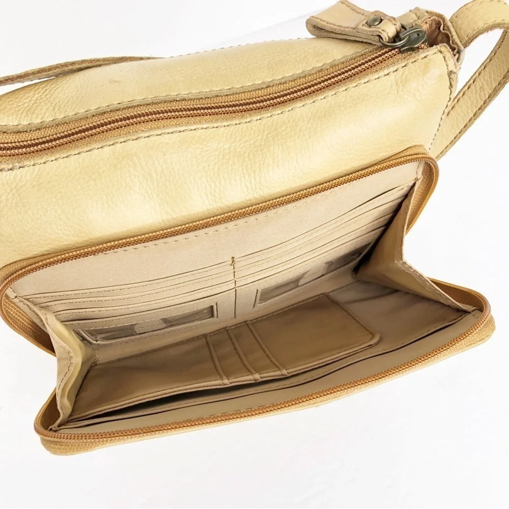 Fossil tan pebbled leather shoulder purse